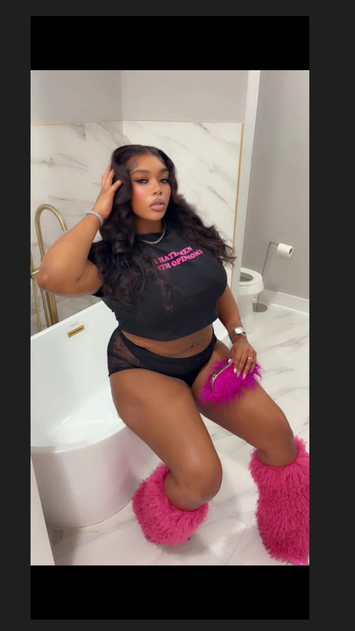 I hate men with opinions crop top ( black top pink words )