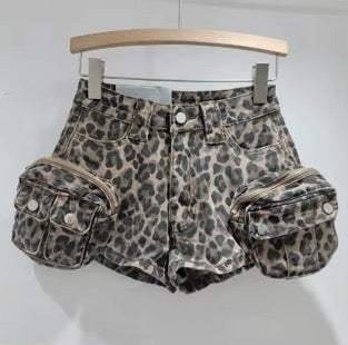 Double zip pocket shorts